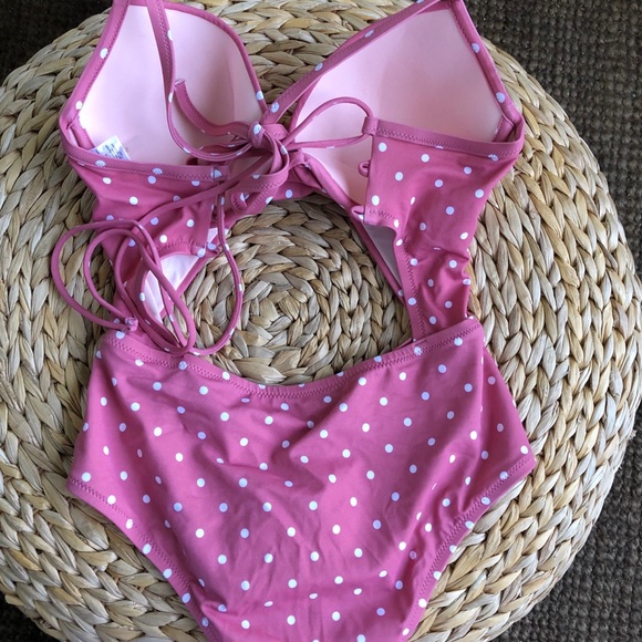 One piece bathing suit - Picture 2 of 2